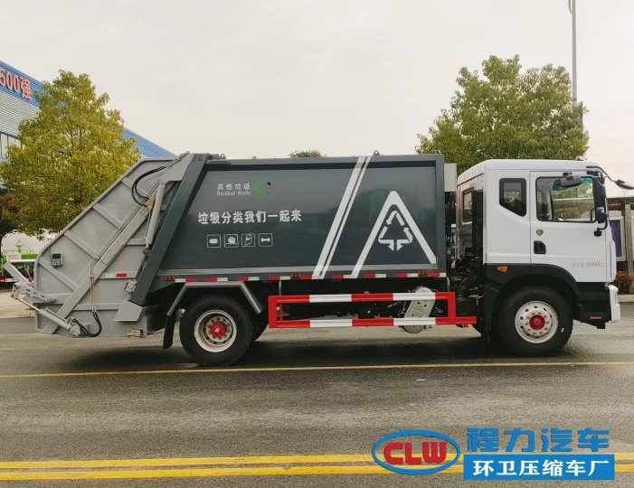 壓縮式垃圾車(chē)這樣加油和尿素是省錢(qián)或費(fèi)錢(qián)？